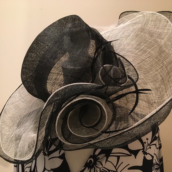 Secret Treasures Black and White Floral Dress - Picture 2 of 10